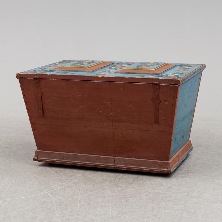 A painted pine chest from Dalsbo, Hälsingland, dated 1866.