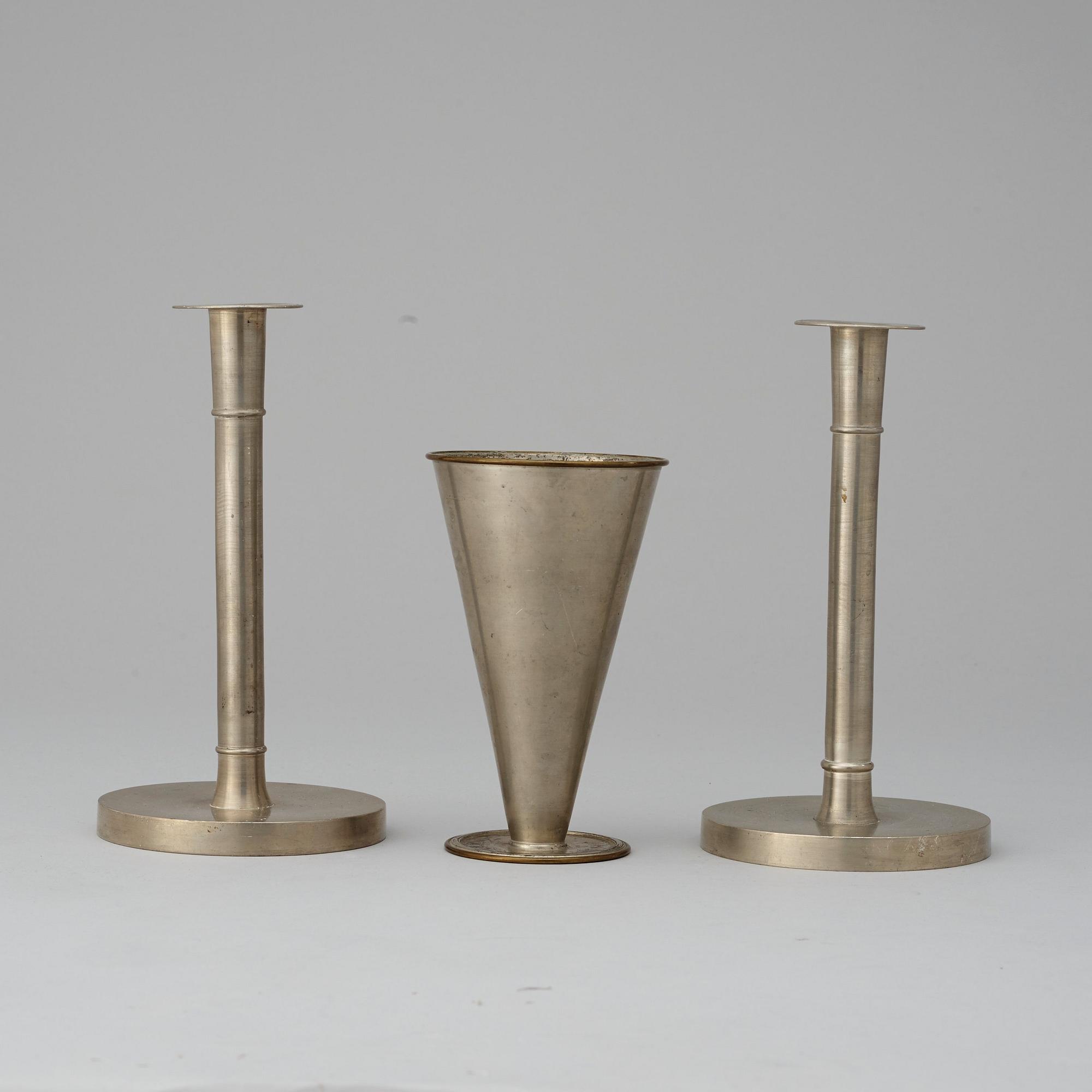 BJÖRN TRÄGÅRDH, sannolikt, vas och ljusstakar, ett par,  Firma Svenskt Tenn, Stockholm 1928-29.