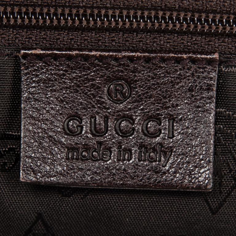 LAUKKU, Gucci.