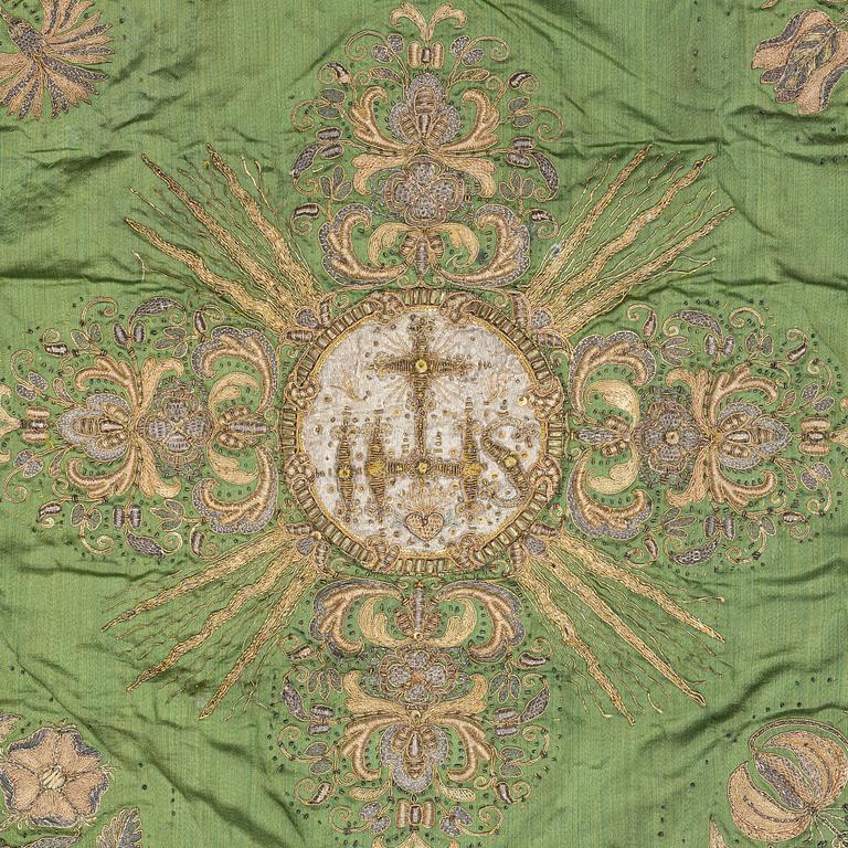 An Italian chalice veil, mid 18th century, c. 58 x 60 cm.