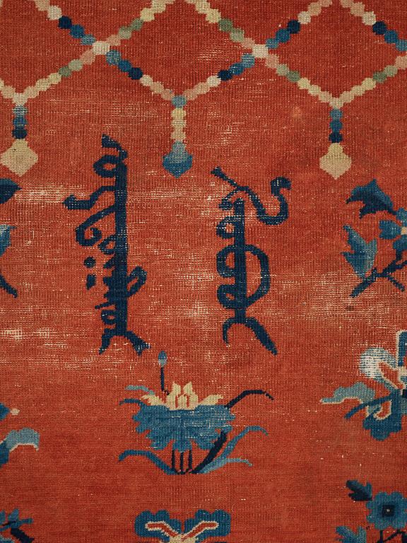 Matto, a pillar rug, an antique Chinese, late Qing dynasty, around 1900, ca 178-180,5 x 92-93,5 cm.