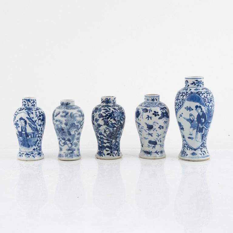 Five blue and white porcelain vases, China, Qing dynasty, 19th century.