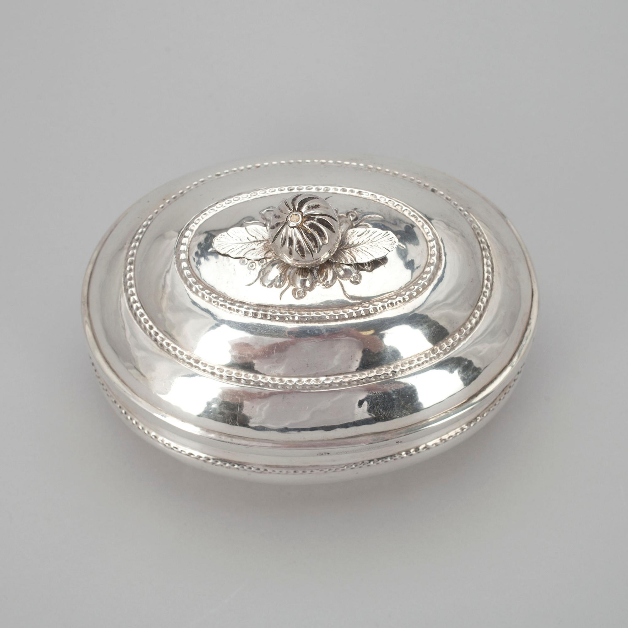 SKRIN med LOCK, silver, Johann Friedrich Kramer, Nürnberg 1787-1790. Vikt ca 173,4 g.