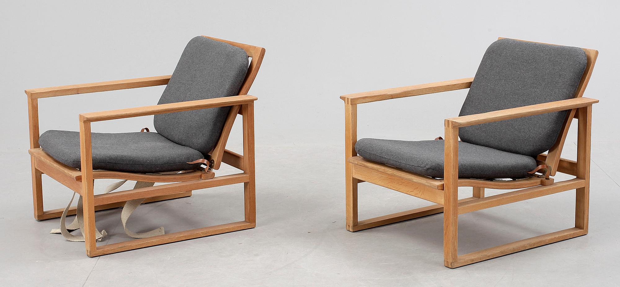 FÅTÖLJER, ett par, "Slädestolen modell 2256", Börge Mogensen, Fredericia Möbelfabrik.