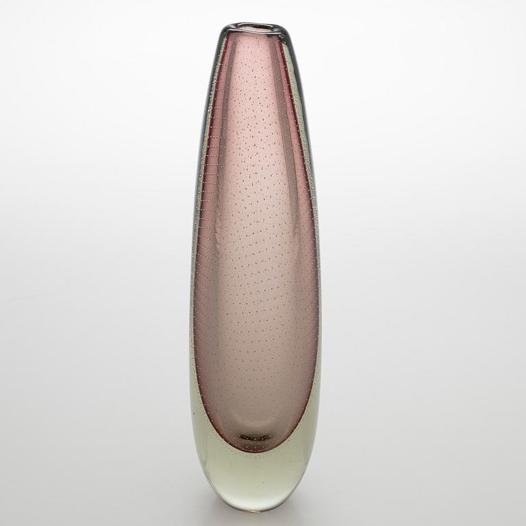 Gunnel Nyman, A glass vase model 'GN 25', signed G. Nyman Nuutajärvi Notsjö.