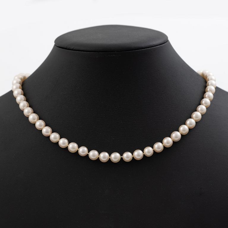 Pärlcollier, odlade pärlor, lås i 18K guld.