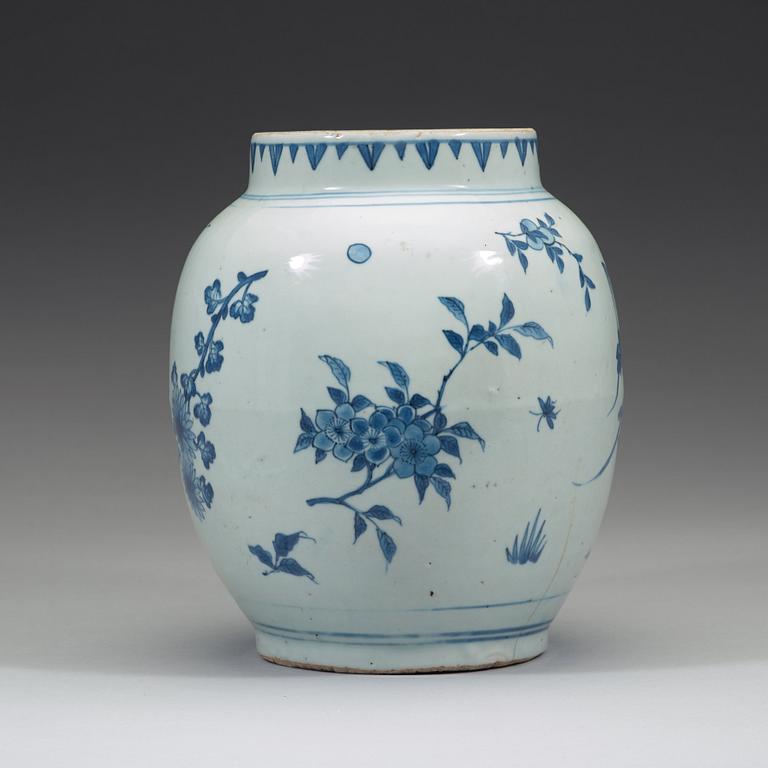 URNA, porslin. Transition, 1600-tal.