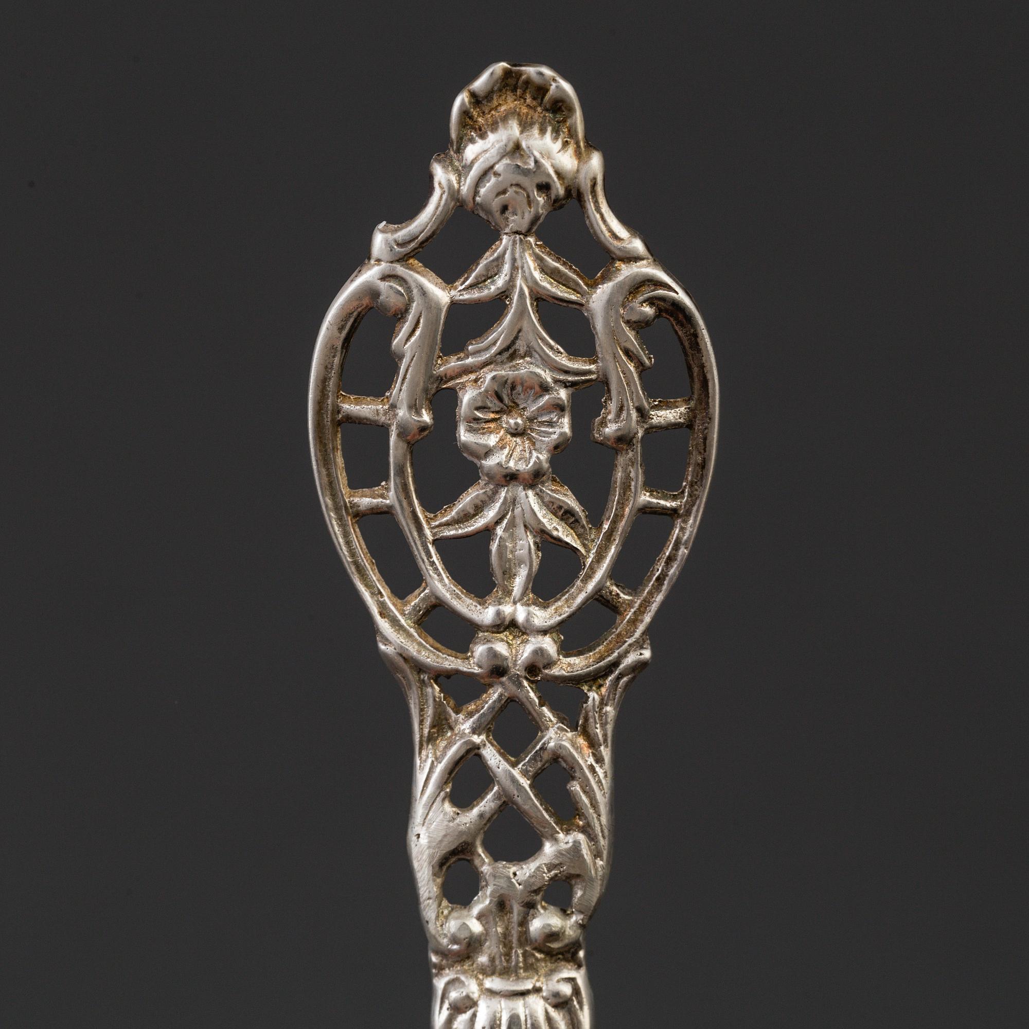 GUSTAF MÖLLENBORG, såssked, Stockholm, 1835 och PARTI SILVERBESTICK, 42 delar, bl.a. Rosenholm. Vikt 1183 g.