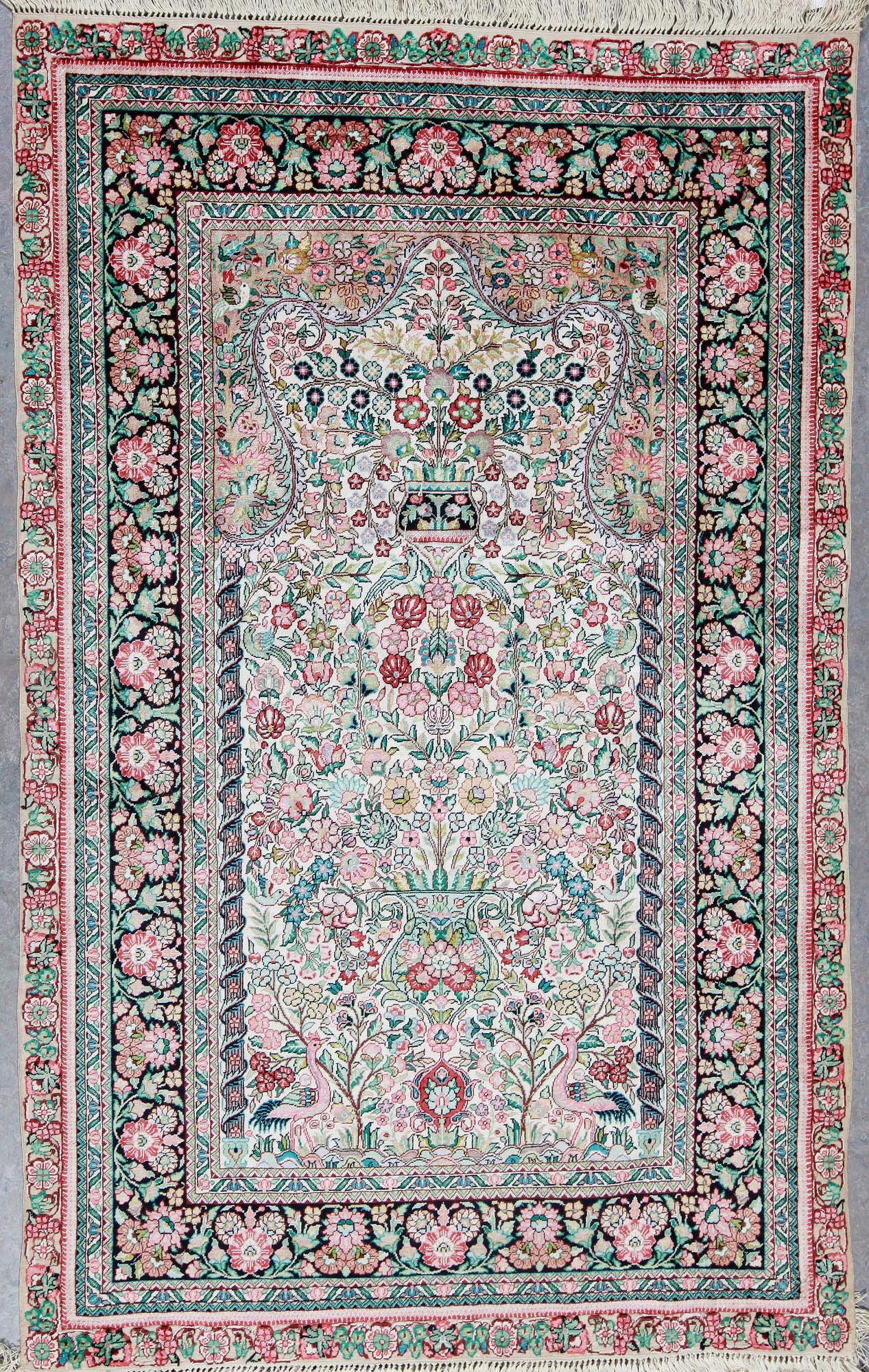 MATTA, silk Hereke, ca 121x76 cm.