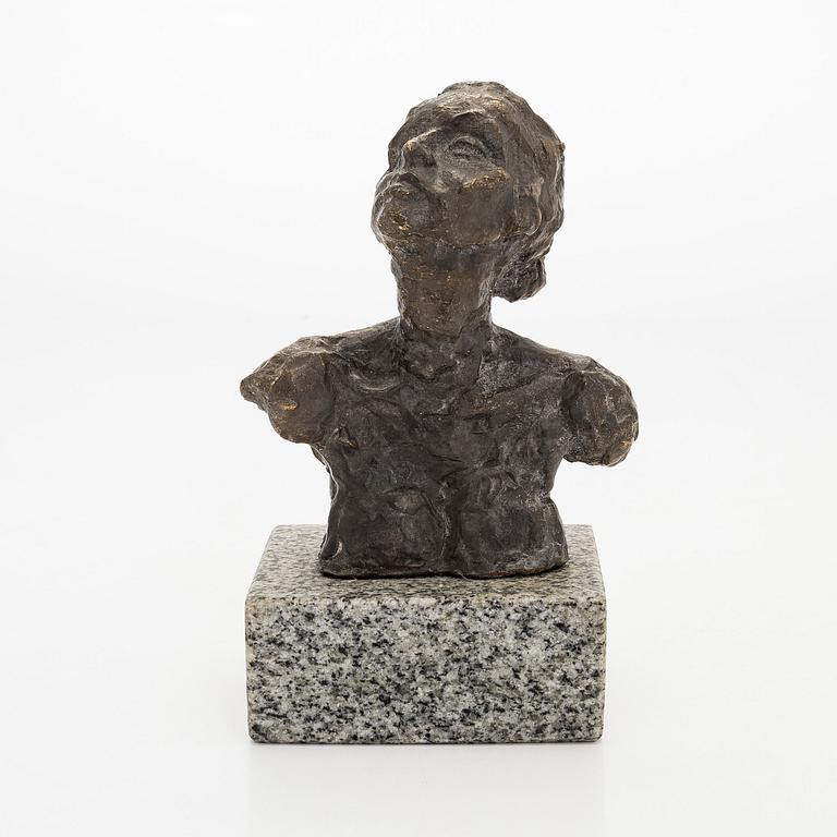 Erkki Mykrä, Bust of a Woman.