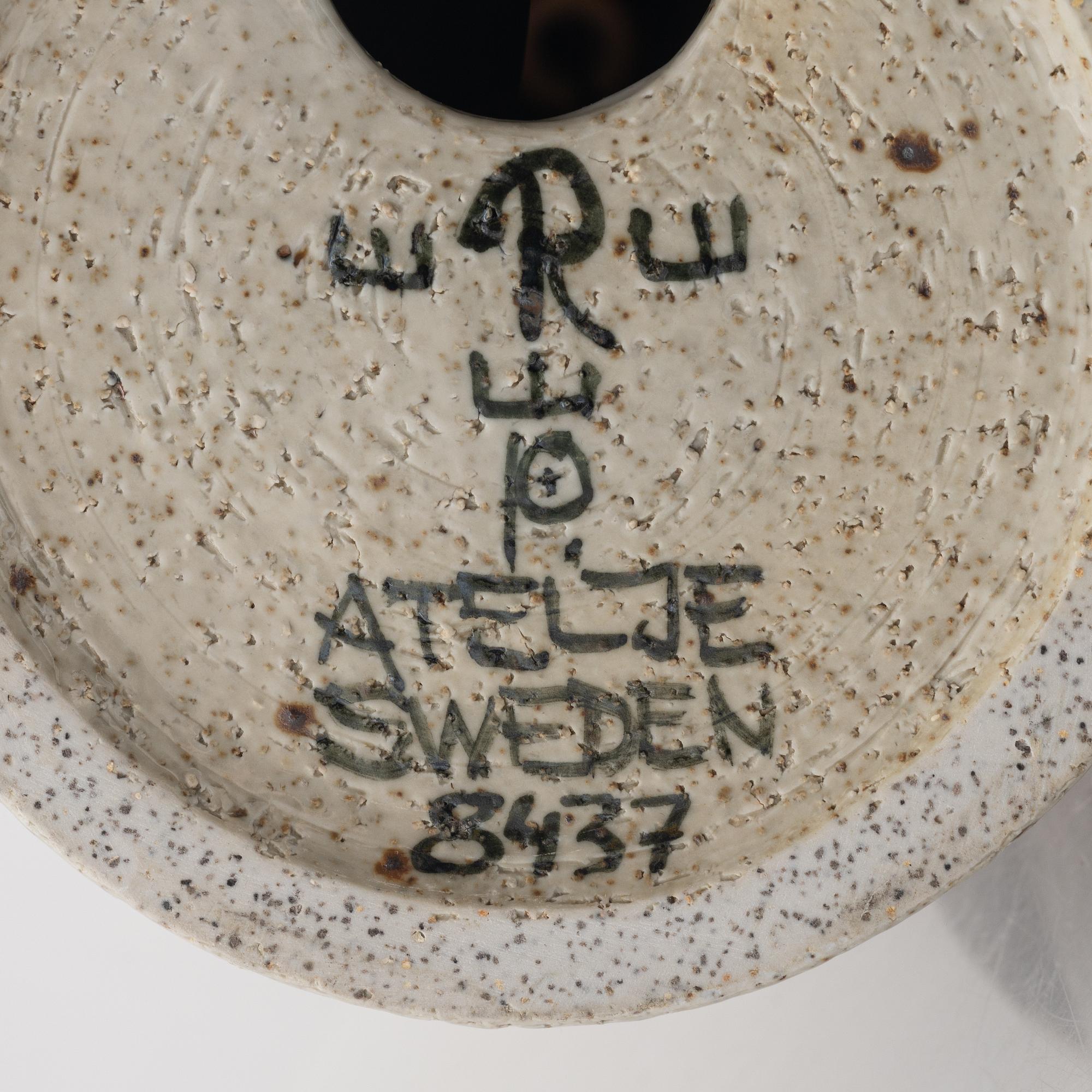 Inger Persson, golvlampa, chamotterat stengods, Rörstrand 1960-tal.