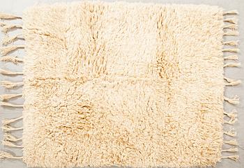 A Konya Yatak carpet approx 162x151 cm.