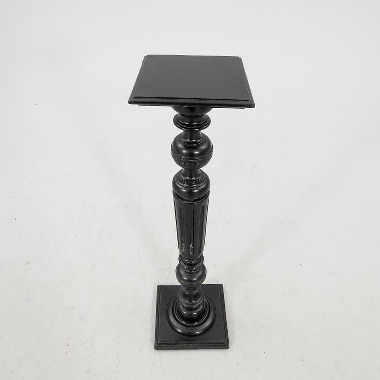 Piedestal 1900-talets första hälft.