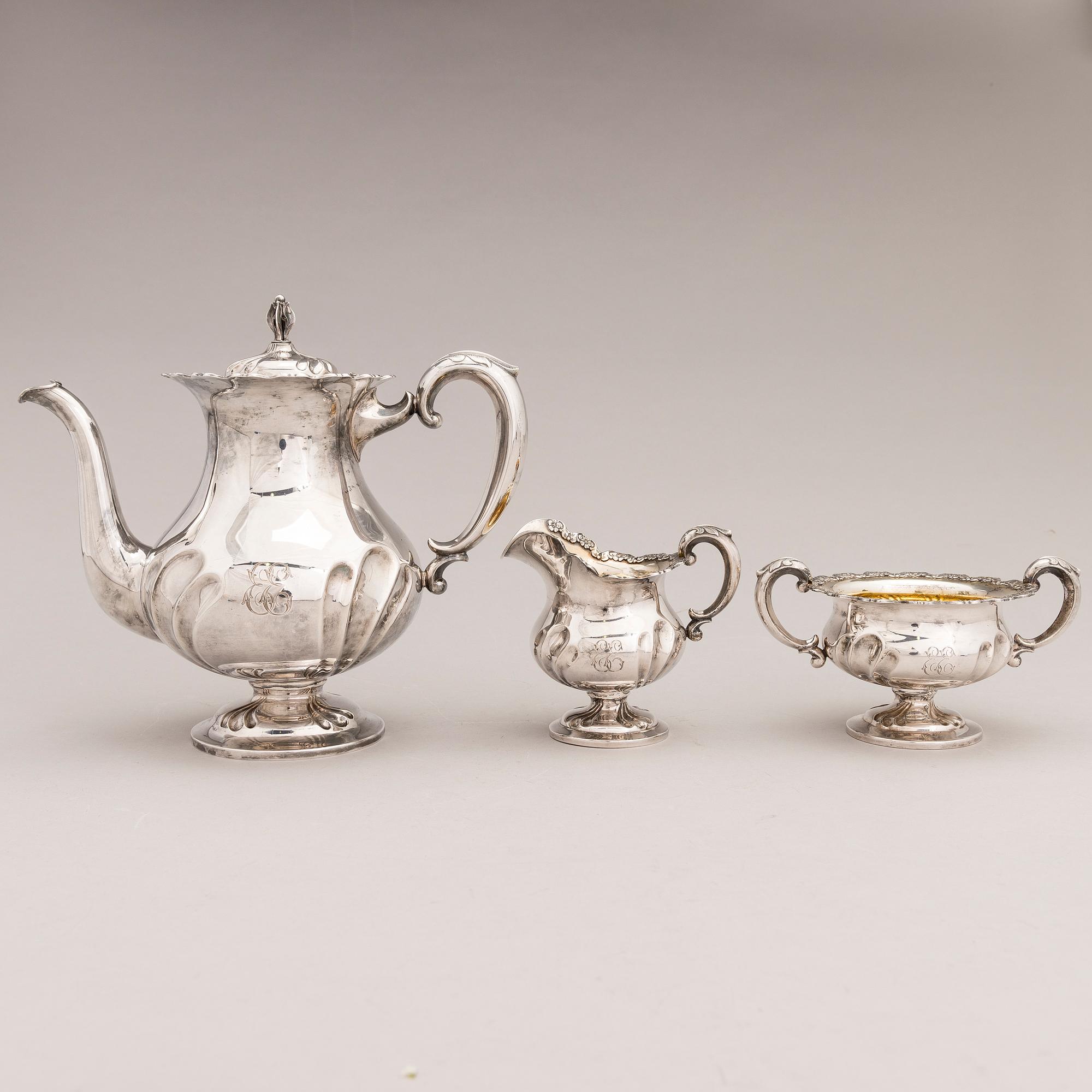 A 3-piece silver coffee set, Auran Kultaseppä oy, Turku 1961 and 1965.