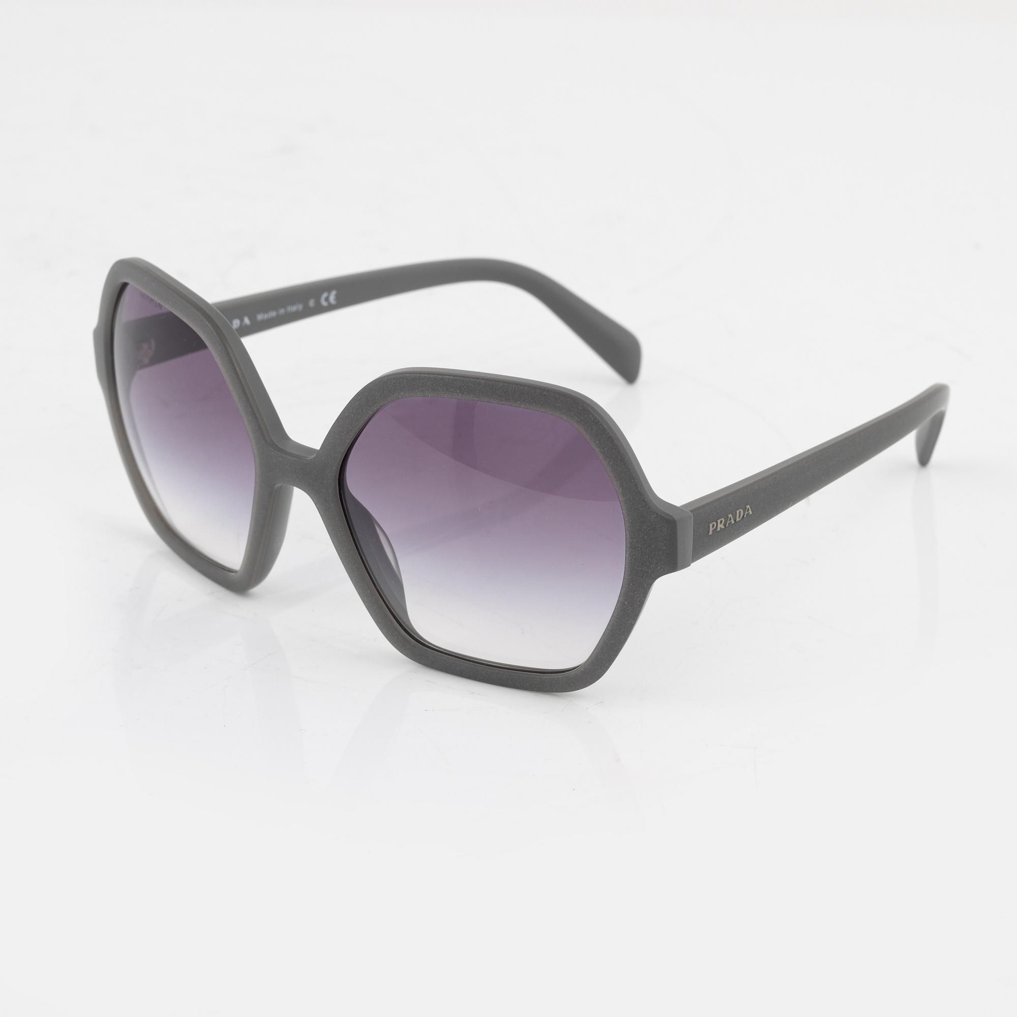 Prada, solglasögon.