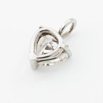Pendant in 18K white gold with heart-shaped diamond.