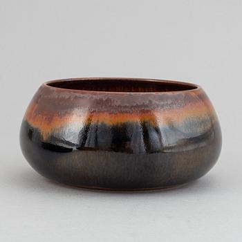 Carl-Harry Stålhane, a set of two stoneware bowls for Rörstrand and a stoneware dish from Palshus, Denmark.