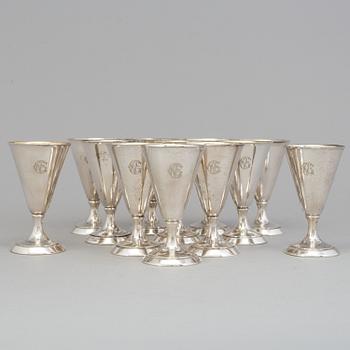 SNAPSGLAS, 12 st, silver, otydlig mästarstämpel, Stockholm, bland annat 1936, Vikt 175 gram.