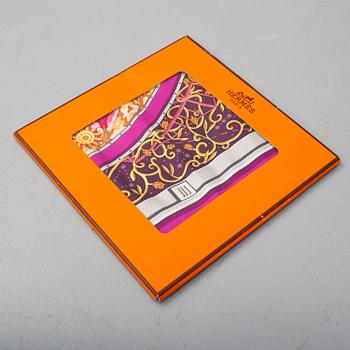 HERMÈS, scarf, "www.hermes.com".