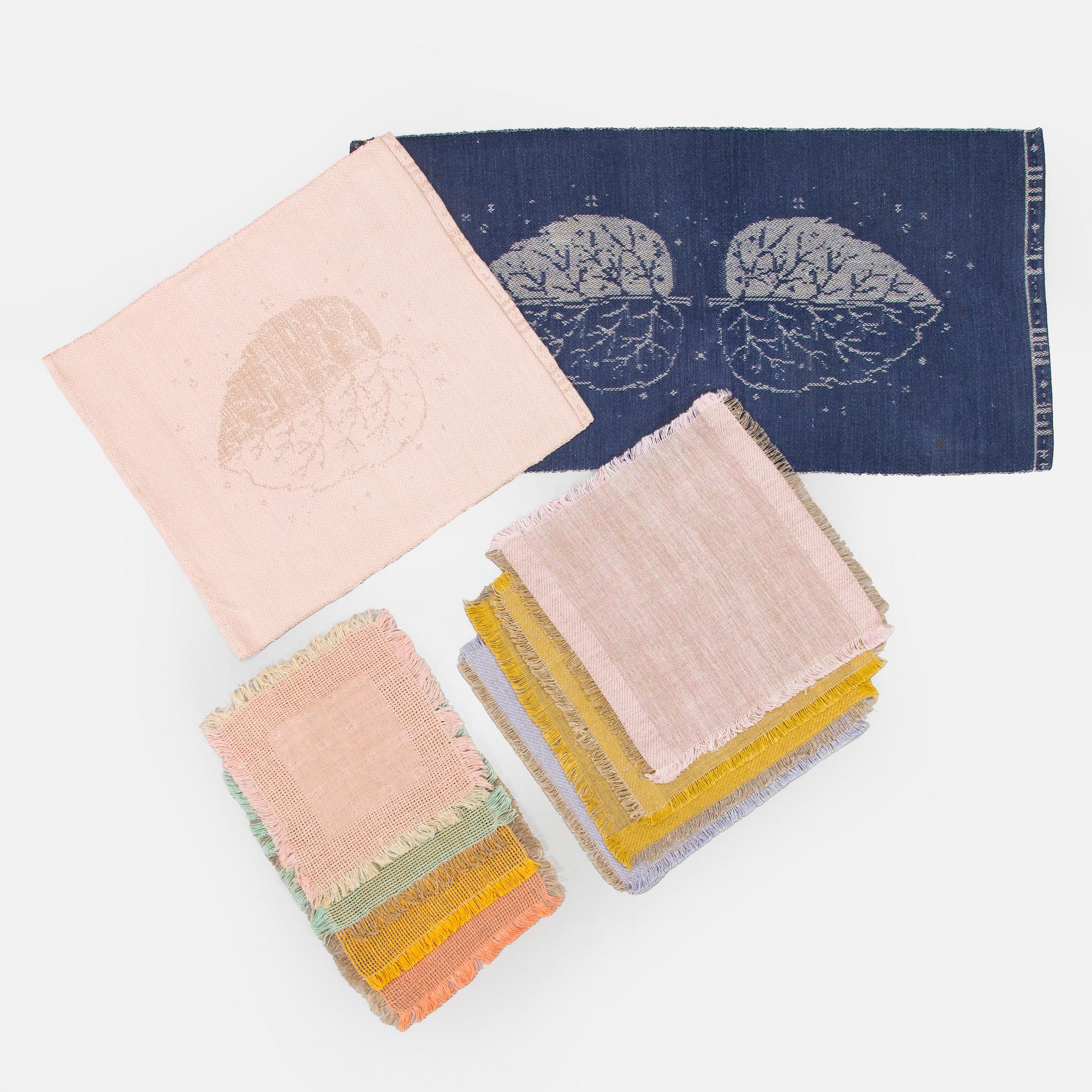 Margareta Ahlstedt-Willandt, Runner, tablets and 9  tablecloths, the manufacturer Atelier Margareta Ahlstedt-Willandt.