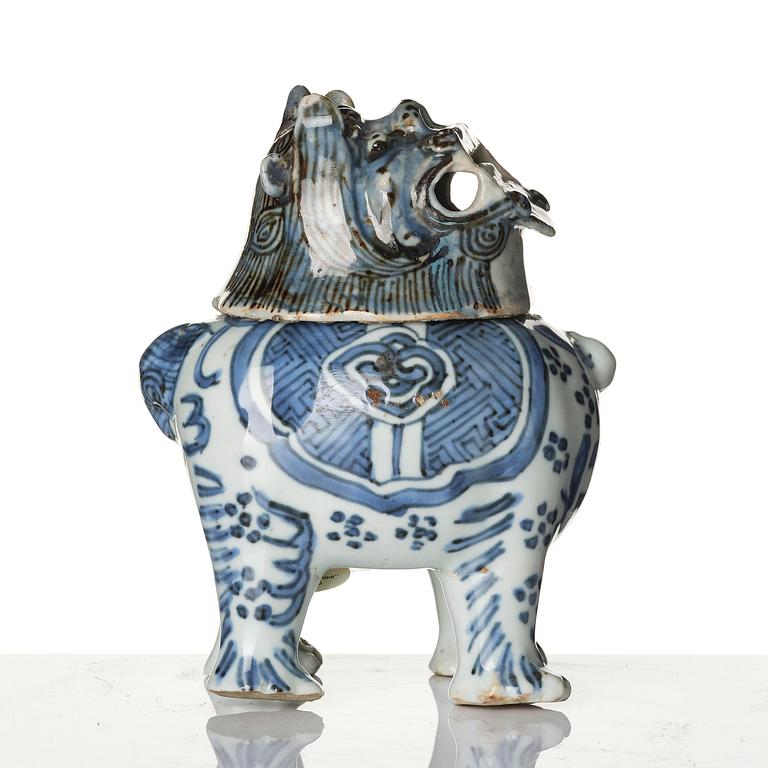 A blue and white buddhist lion 'Luduan' censer, Ming dynasty, Wanli (1572-1620).