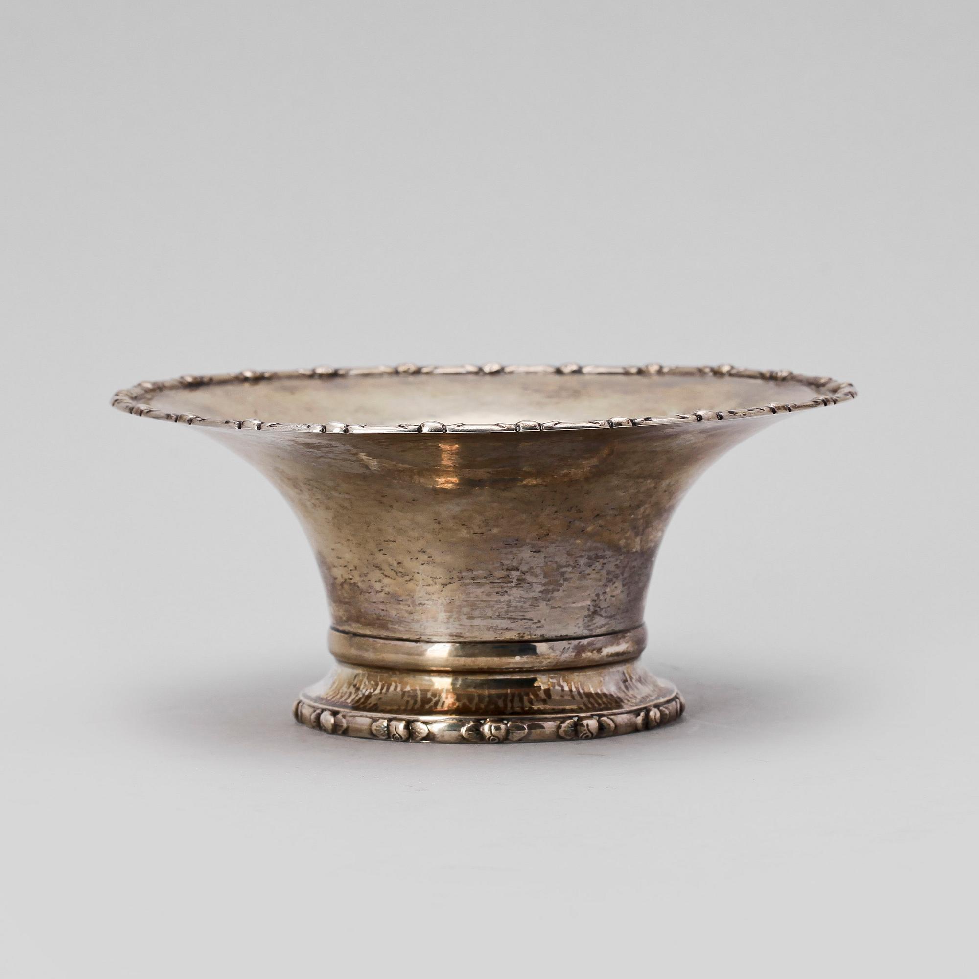 SKÅL PÅ FOT, silver, Danmark, kontrollstämpel Christian F Heise, 1924.  Vikt  239g.