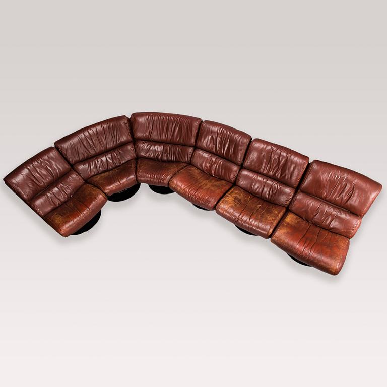 Yrjö Kukkapuro, YRJÖ KUKKAPURO, An early 1980s 'Saturnus' corner sofa for Avarte. Finland.