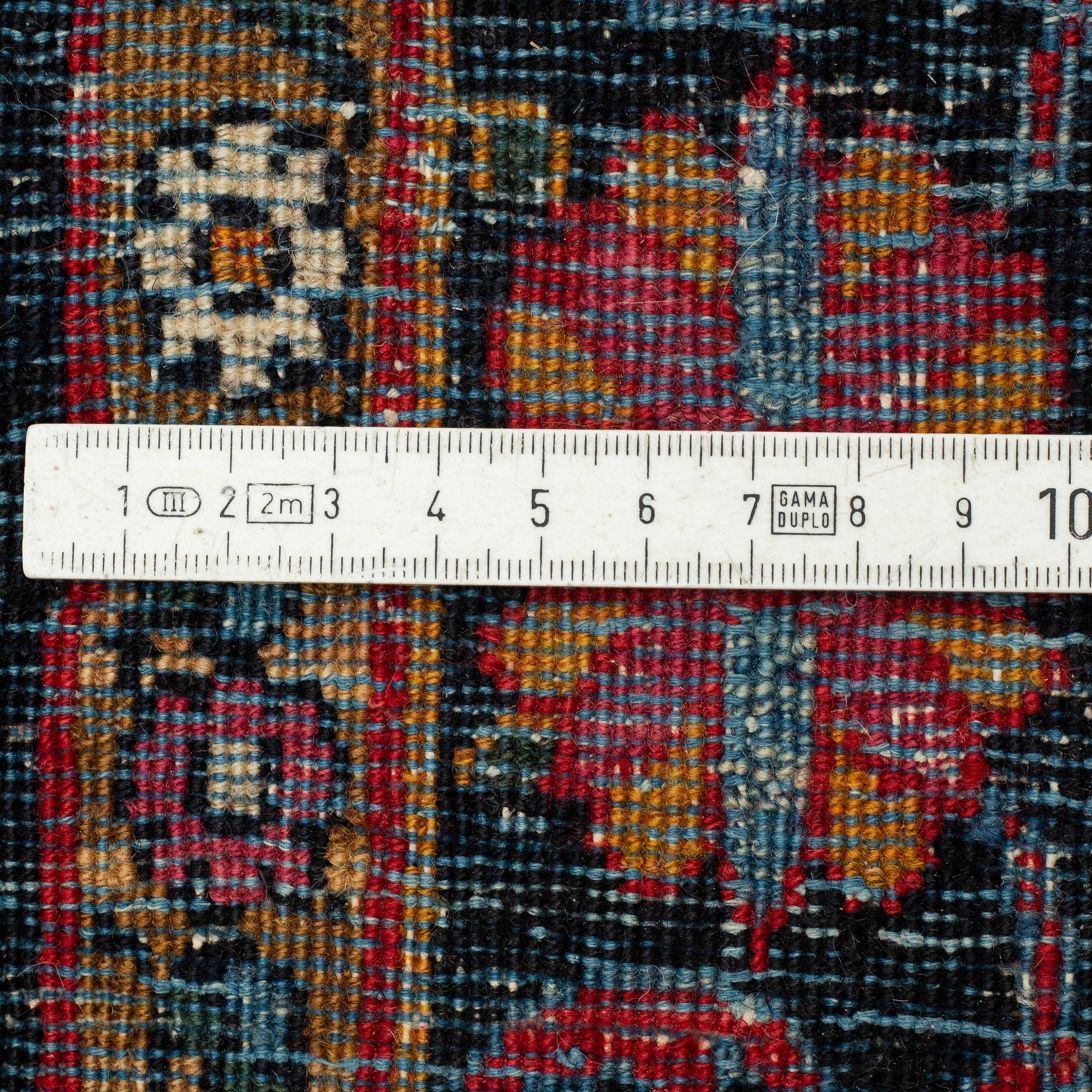 A semi-antique Yazd carpet, ca 444 x 307 cm.