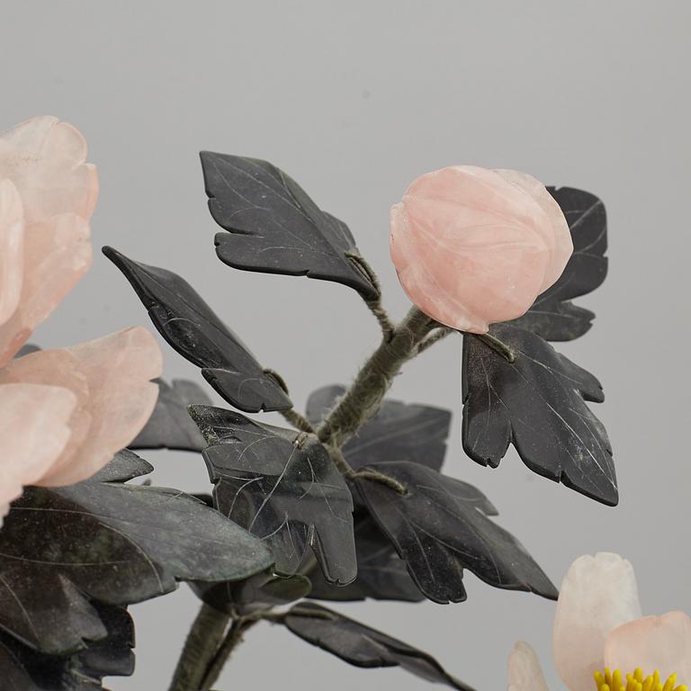 Two table decorations of different materials including agathe, nephrite quartz, stone, 20th century.