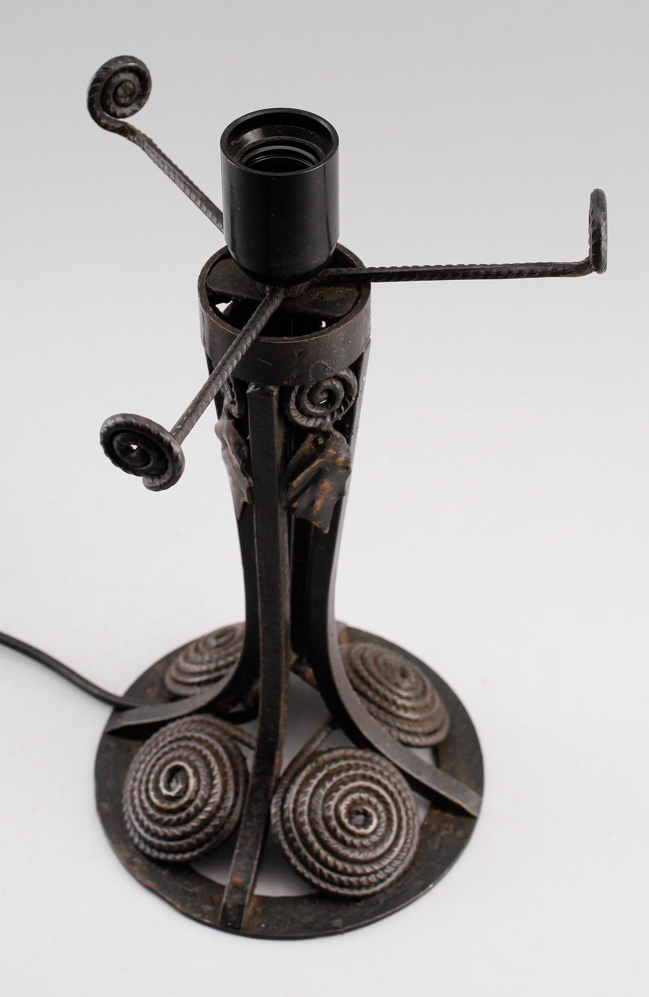 BORDSLAMPA, smide, art déco, 1900-talets första hälft.