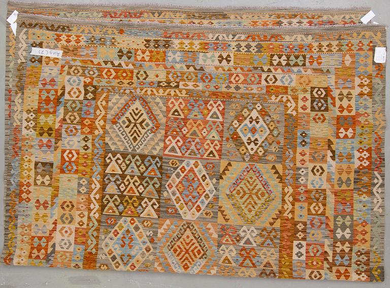 KELIM, Uzbekistan. Ca 348x254 cm.