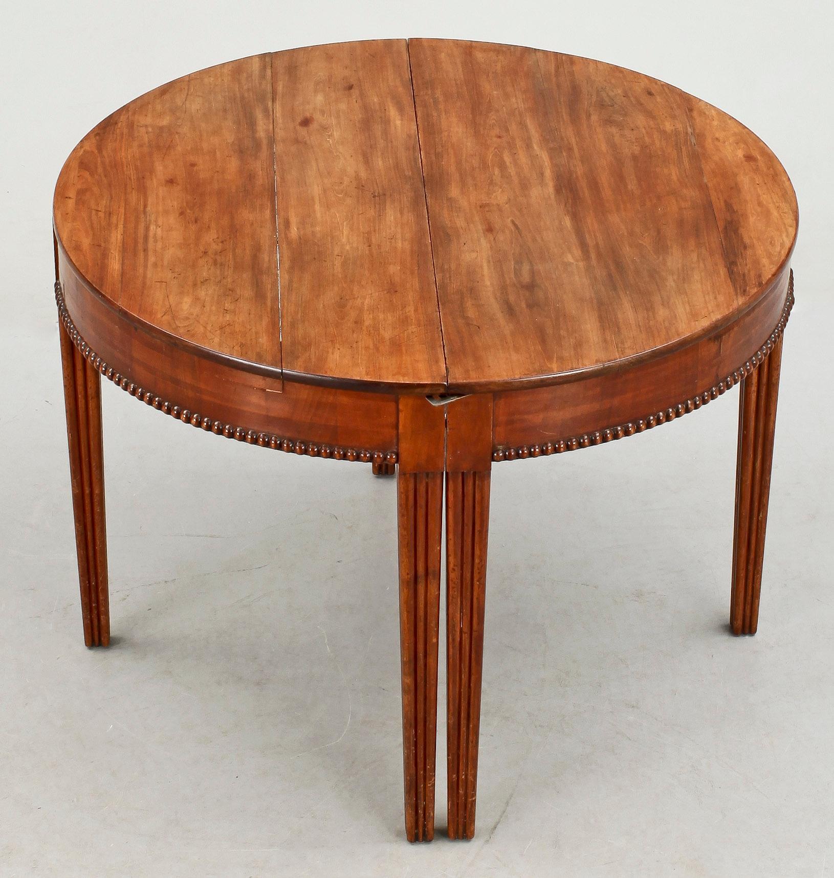 MATBORD,  sengustavianskt. Omkring 1800.