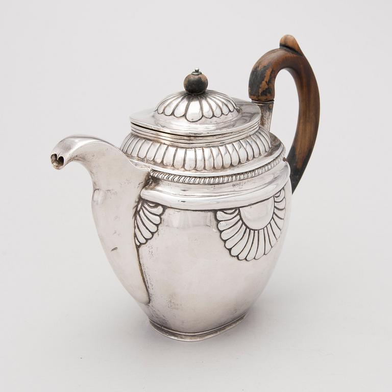 A Russian silver coffee pot, assay mark of Alexander Yashinov (1795-1826), Saint Petersburg.