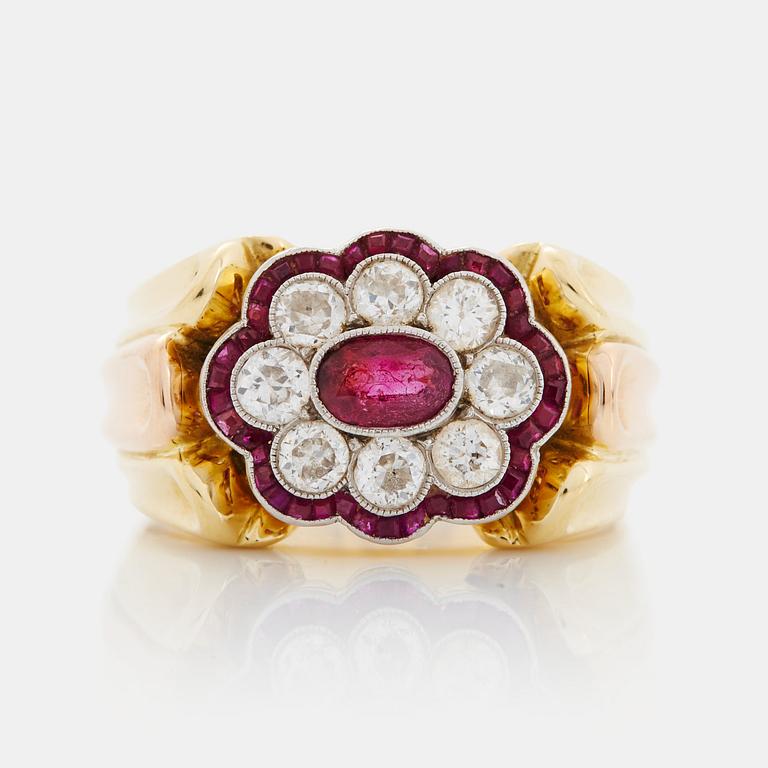 Ring WA Bolin 18K guld med rubiner och runda briljantslipade diamanter.