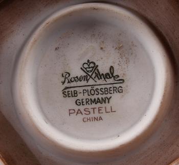 FIGURIN, porslin och metall, Rosenthal. 1900-tal.