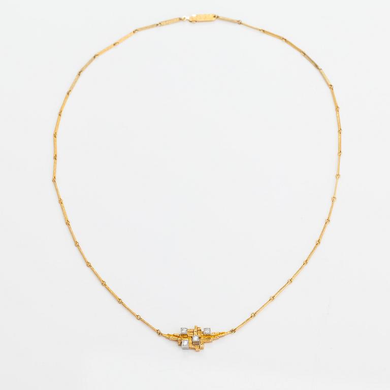 Björn Weckström, An 18K gold necklace "Pointy mountains" with brilliant-cut diamonds ca. 0.25 ct in total. Lapponia 1983.
