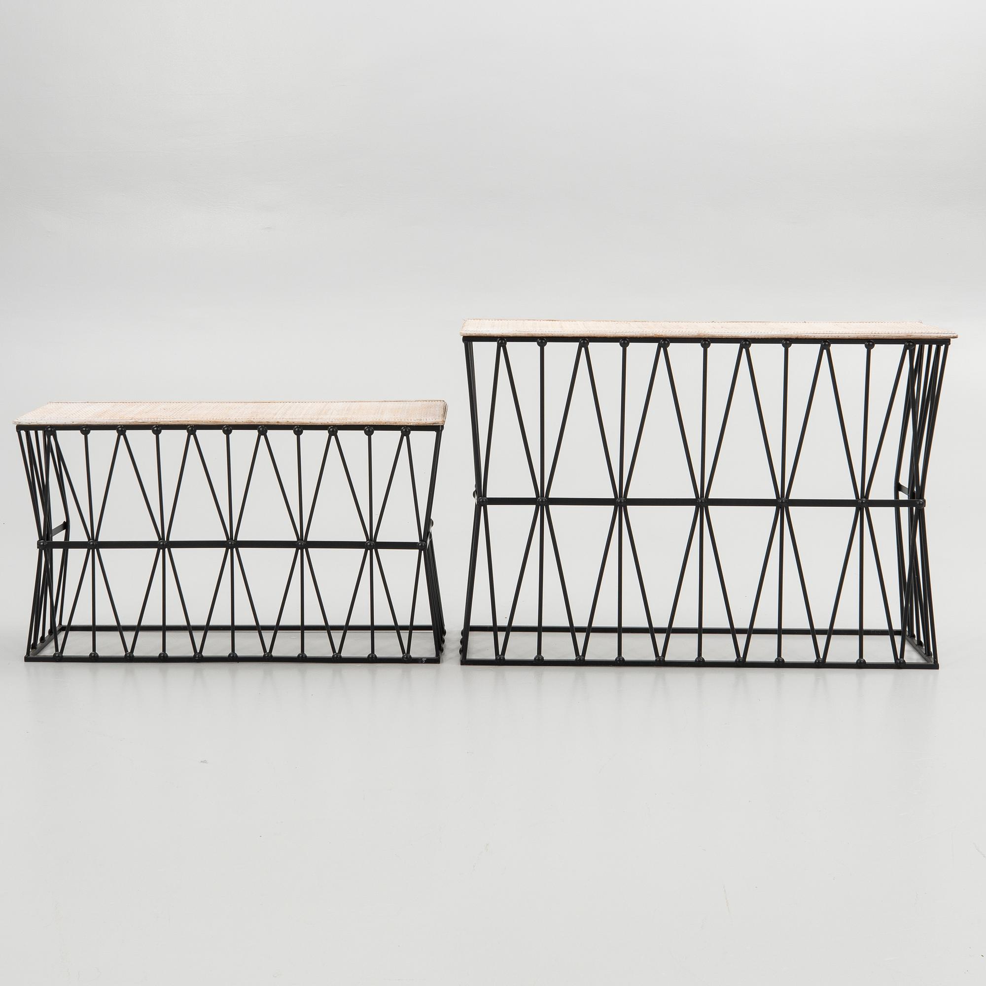 Flower table, 2 pieces, 20th/21st century.