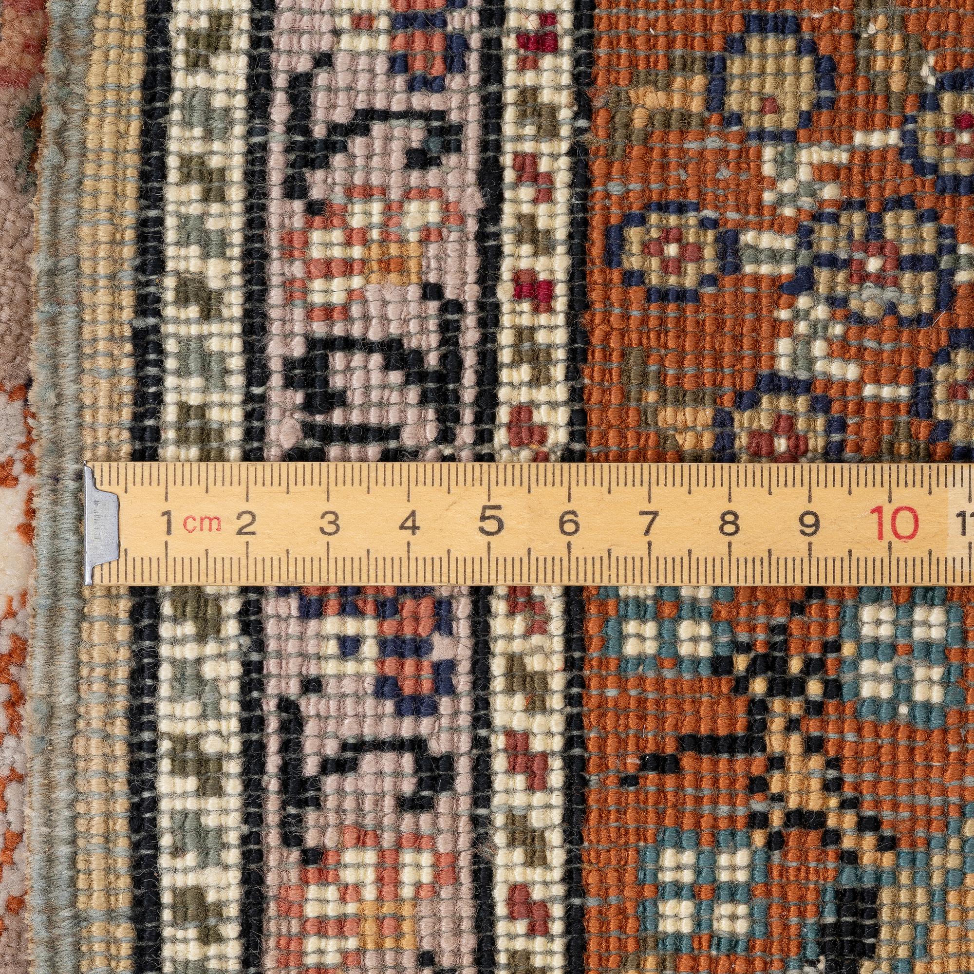 An oriental rug, c. 135 x 85 cm.