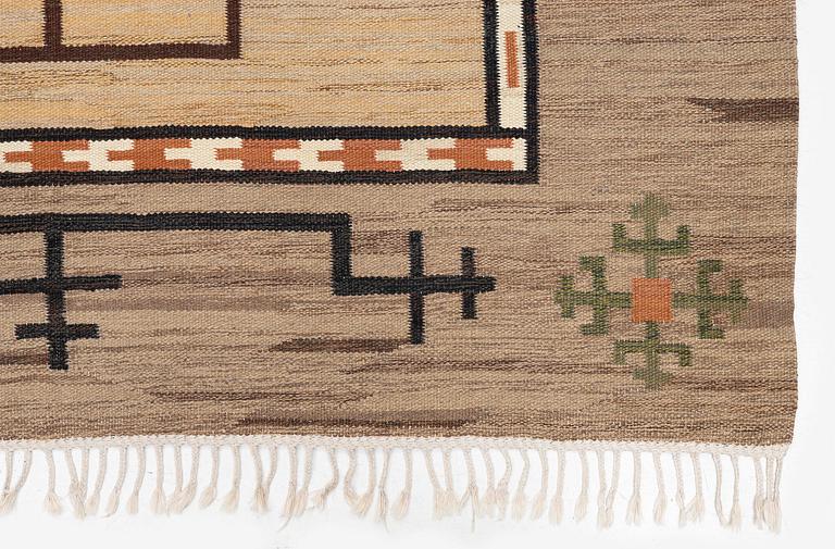 Aina Kånge, a flat weave carpet, c. 310 x 202 cm, signed AK-EJ.