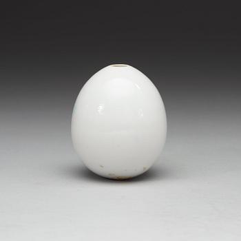 ÄGG, porslin. Ryssland, omkring 1900.