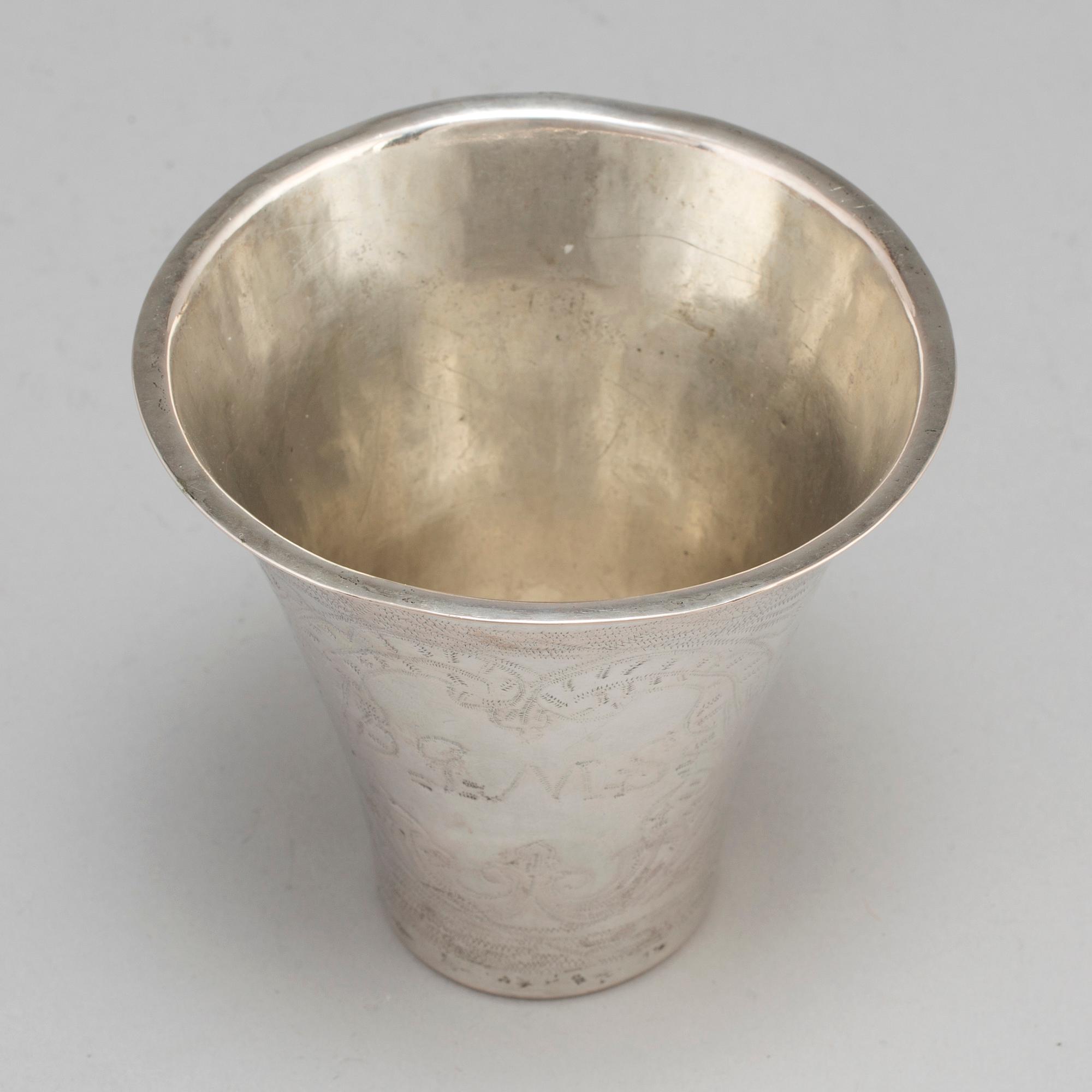 Bägare, silver, ostämplad, sannolikt sk bönhasarbete, Sverige 1800-talets början.