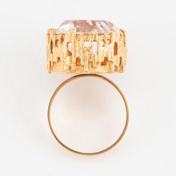 Ring, Bengt Hallberg, 18K guld med bergkristall.