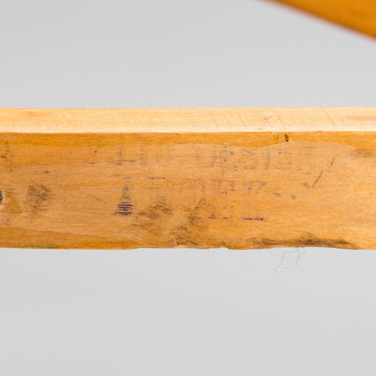 Alvar Aalto, seinähylly, malli 112, O.Y. Huonekalu- ja Rakennustyötehdas A.B. 1930/1940-luku.