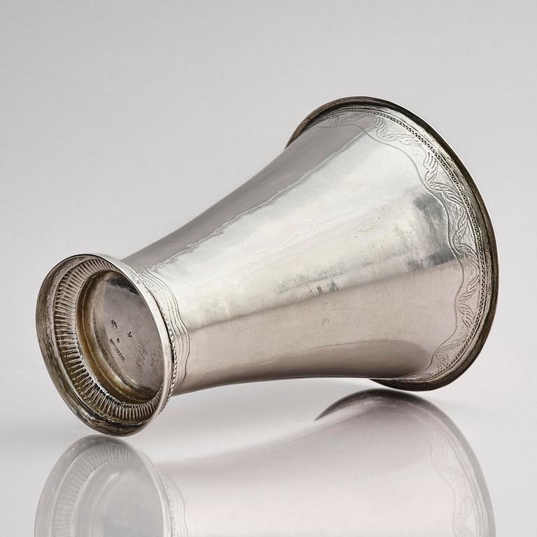 Petter Gillberg, a silver cup, Varberg 1775.