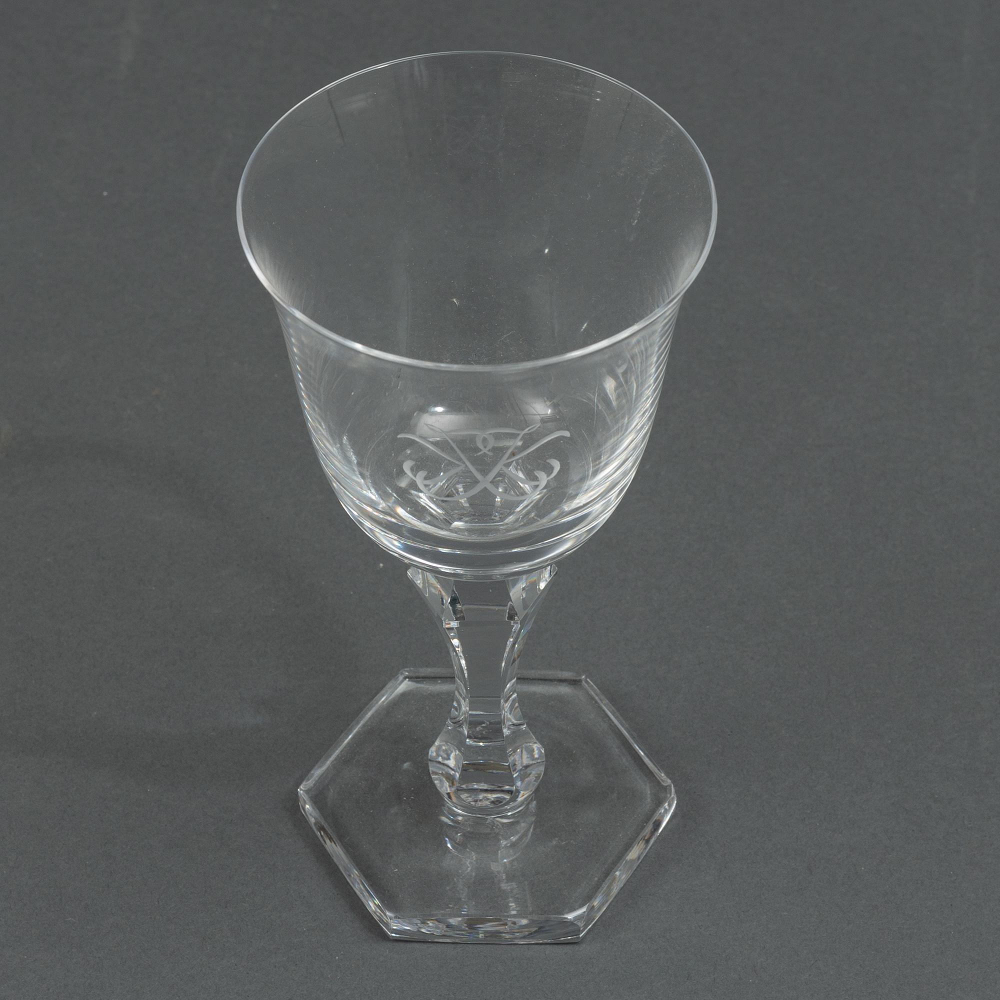 Elis Bergh, a 38-piece 'Gustaf Adolf' glass service, Kosta.