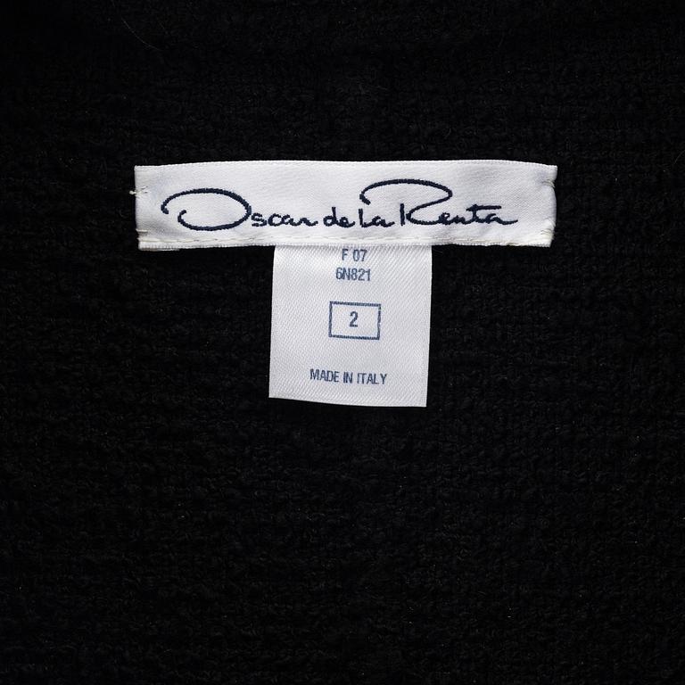 Oscar de la Renta, a wool coat, size 2.