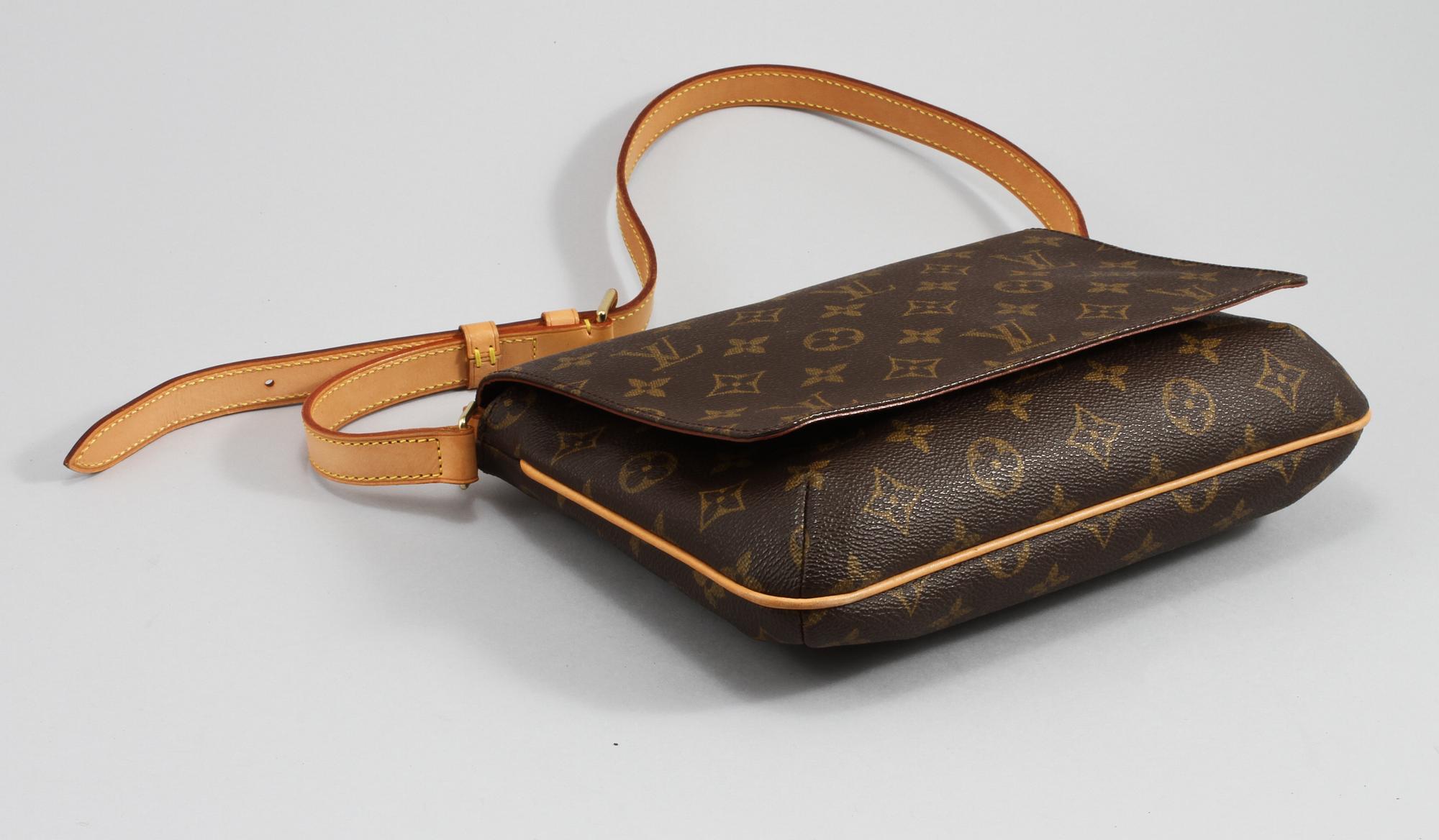 VÄSKA, "Musette Tango", Louis Vuitton.