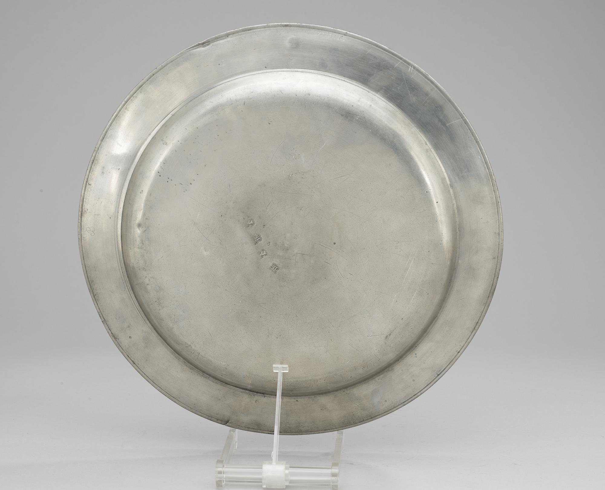 FAT, tenn, Peter Karm, Hudiksvall (1756-1758). Märkt med årsbokstav Q (1757).