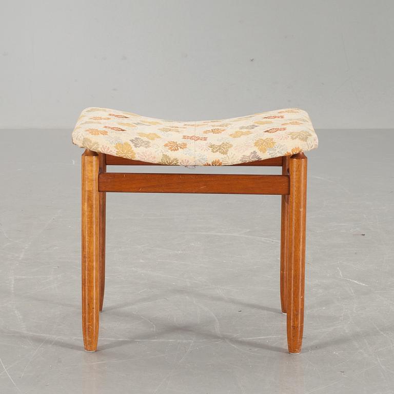 FOTPALL, 1900-talets mitt, märkt med inventariebricka Utrikesdepartementet.