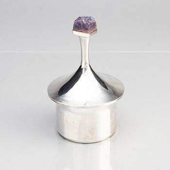 Martin Öhman, a sterling silver jar with lid, silver and amethyst, Halmstad 1980.